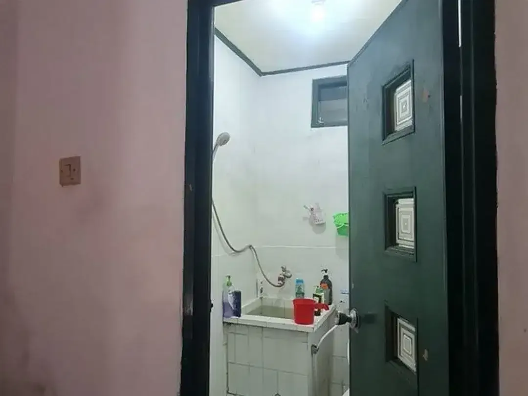 Rumah Lokasi Strategis 3 Kamar Tidur Dijual, di Taman Griya Jimbaran - Image 9 of 10
