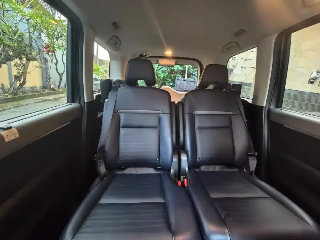 Nissan Serena E-Power 2024 - Image 8 of 8