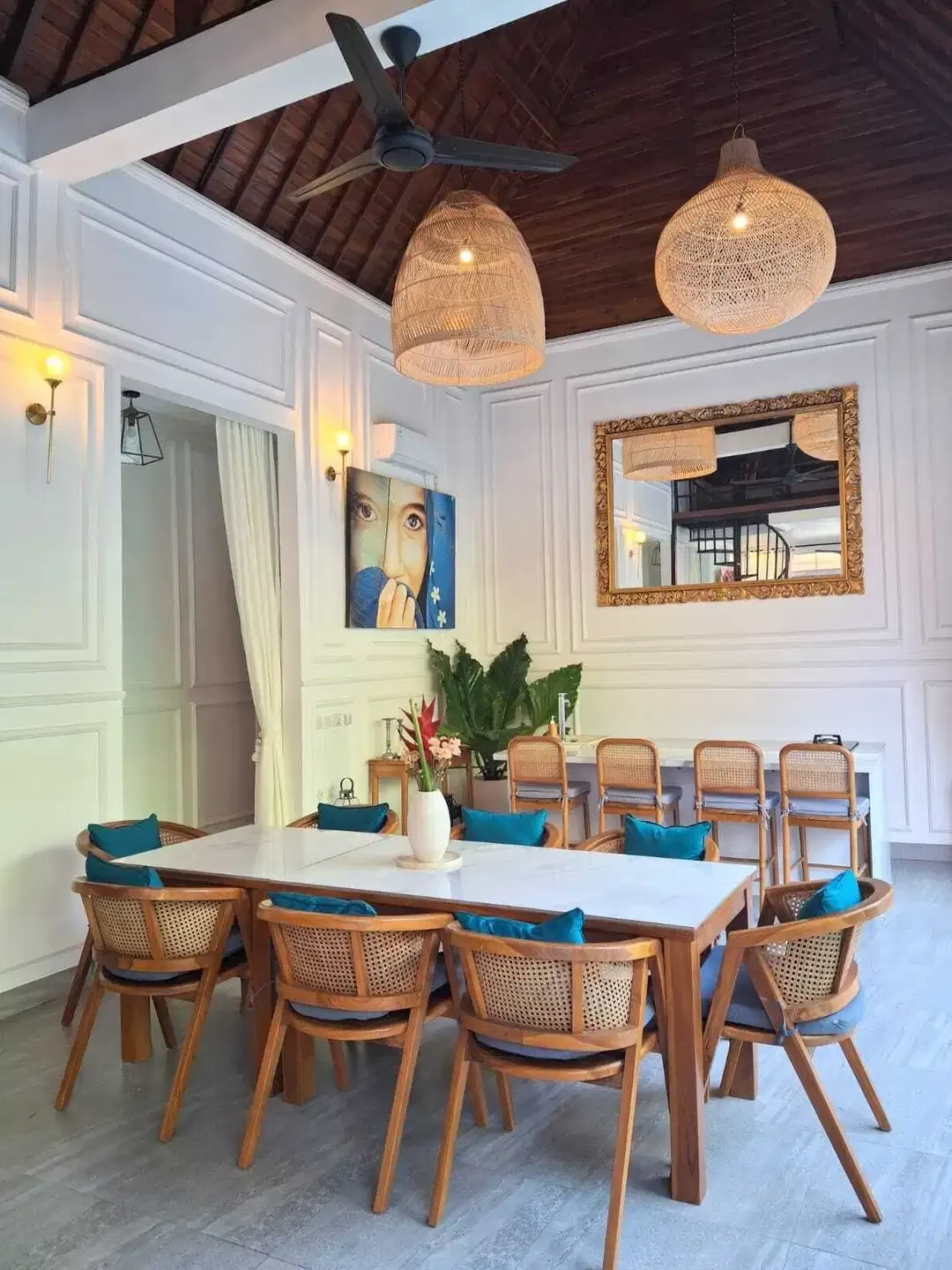 Luxury Villa Modern Minimalis Lokasi Strategis Umalas Bali - Image 3 of 10