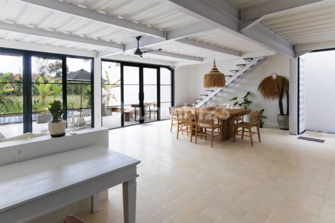 Quiet Villa Canggu Near Batu Bolong Beach, Finns Club. - Image 4 of 4
