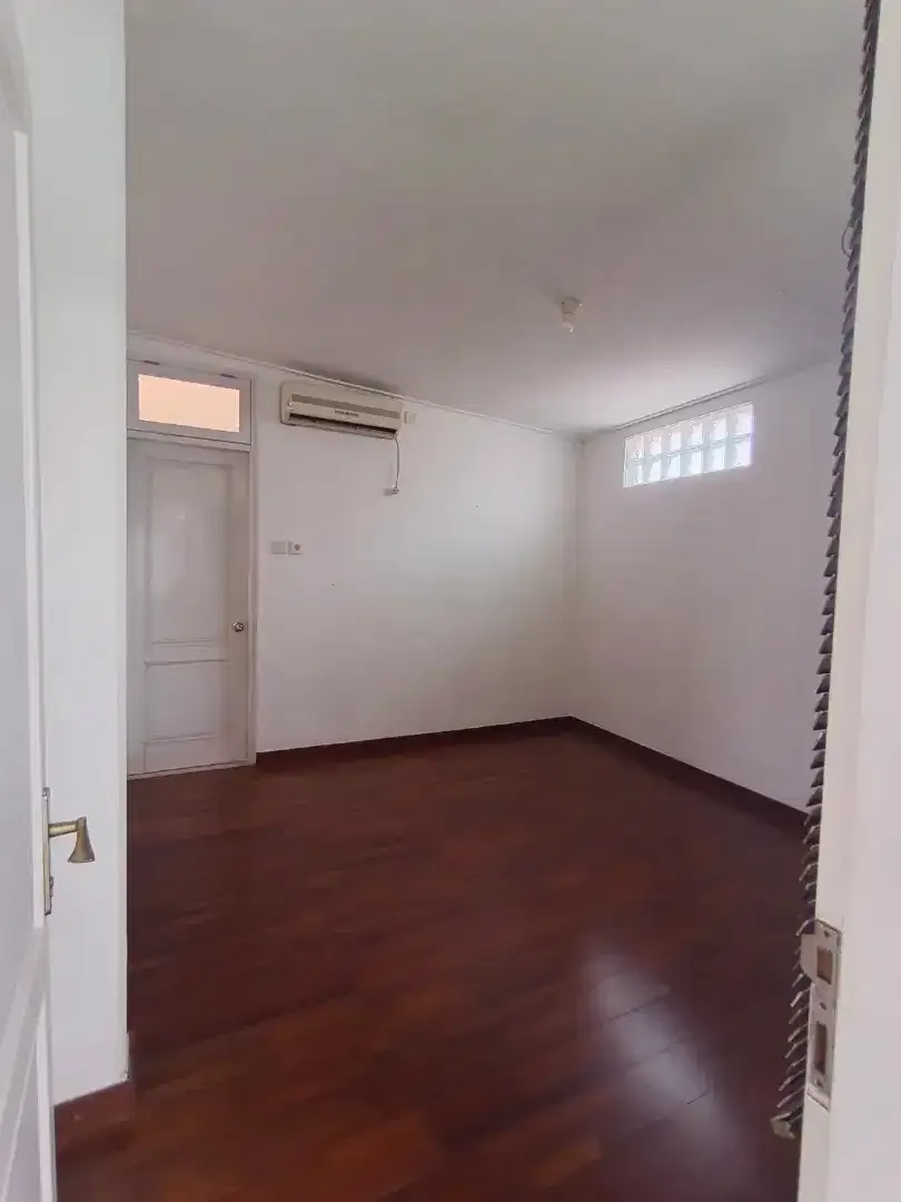 Down Price! Disewakan Villa 4BR Unfurnished Dekat Plaza Renon Denpasar - Image 10 of 10