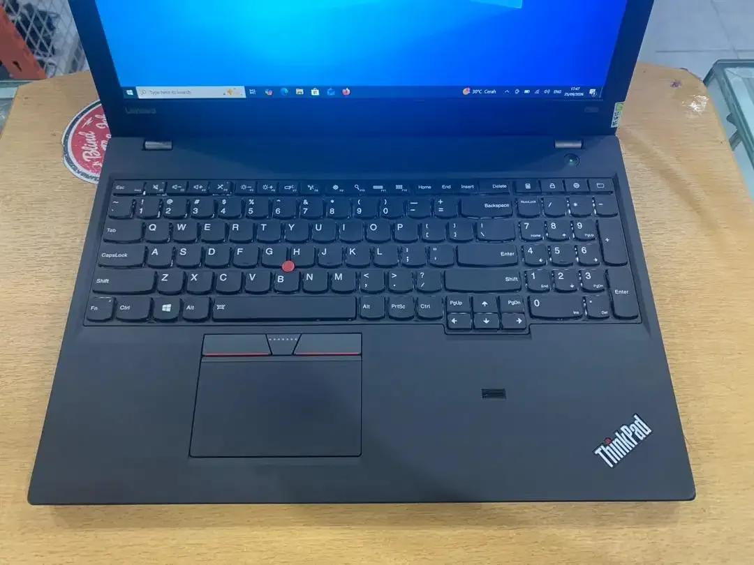 Lenovo ThinkPad P50S Core i7Gen6 Ram 16Gb SSD 256GB NvidIa 2GB Mulus - Image 3 of 10