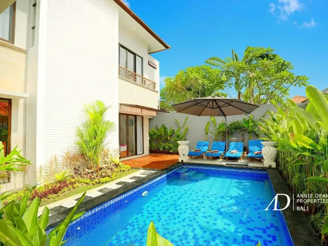 FREEHOLD | MODERN BALINESE-STYLE VILLA IN PETITENGET - Image 2 of 10