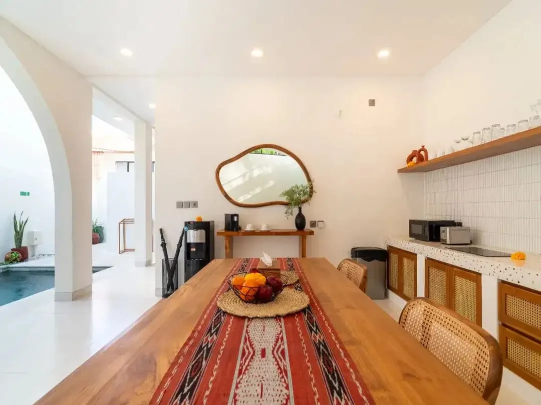 Dijual Vila Cantik Bangunan Baru di Canggu, One Gate System, Fully Furnished - Image 5 of 10