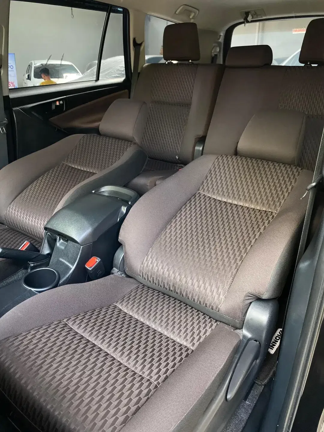 Innova G 2.4 Diesel Matic 2024 - Image 6 of 10