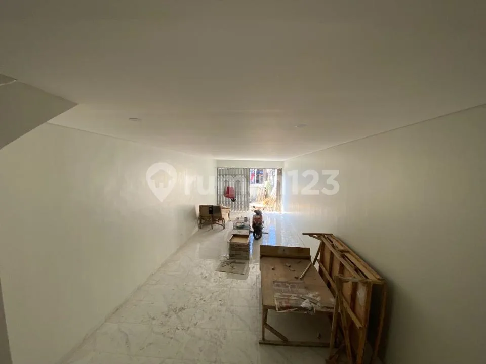 Dijual Ruko Strategis 2 Lantai di Kuta - Image 1 of 4