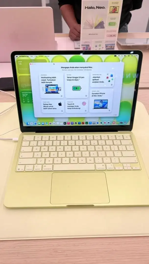 Macbook Neo bersegel bergaransi resmi - Image 1 of 1