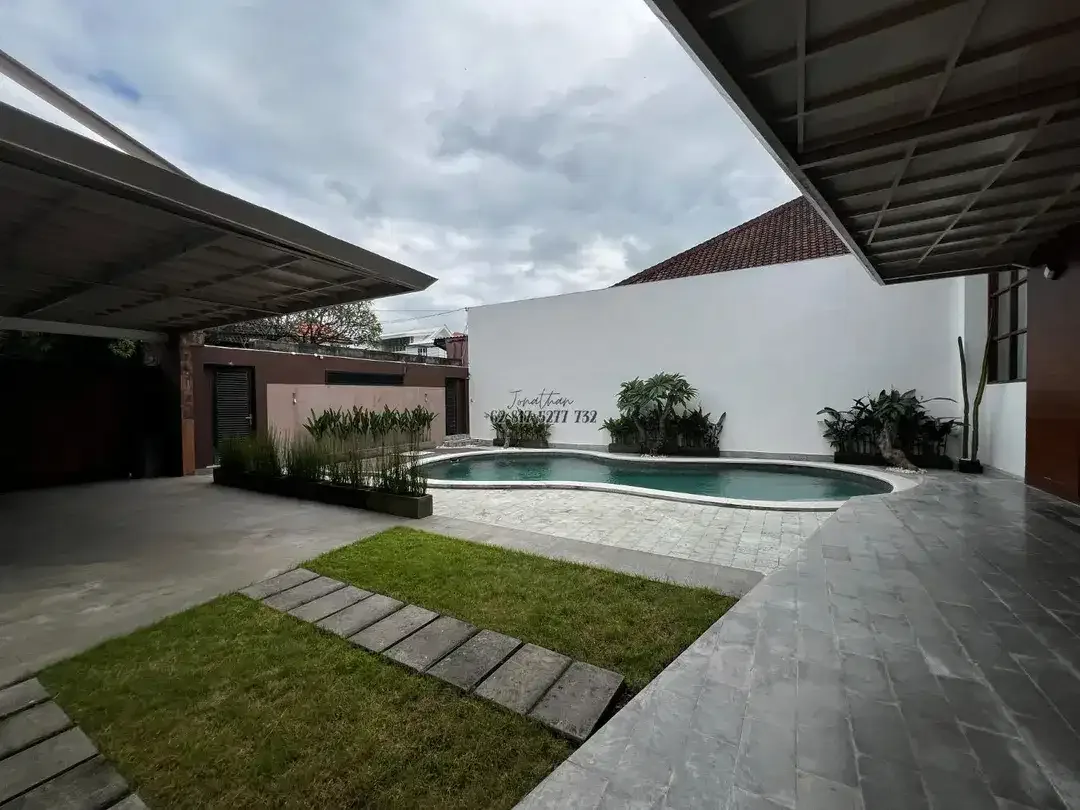 VILLA MODERN 2 LANTAI FULL FURNISHED DI TAMAN SARI KEROBOKAN BADUNG - VSAD - Image 2 of 10