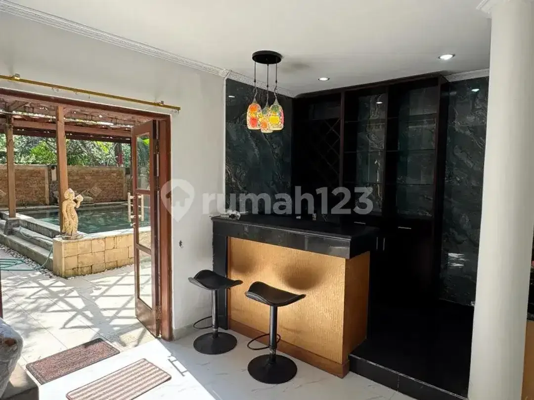 Disewakan Villa Mewah 4 Kamar Tidur Full Furnished di Taman Mumbul - Image 5 of 5