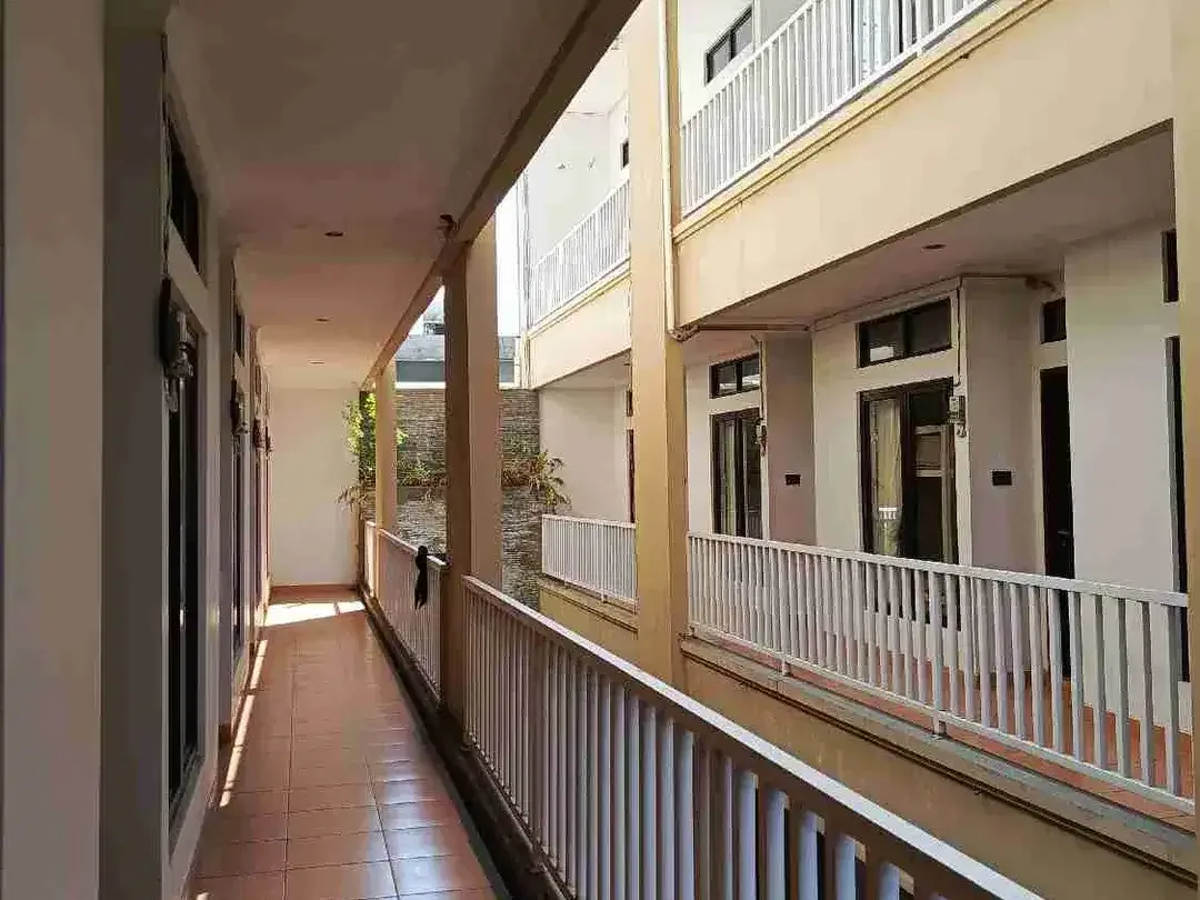 DI JUAL CEPAT GUEST HOUSE 4 LANTAI DI KAWASAN RENON
Lokasi Jalan Pemuda III, Renon, Denpasar Selatan, Kota Denpasar, Bali
- LT : 426 m2
- LB : 950 m2
Lebar Depan 20 Meter
Lebar Jalan 4 Meter - Image 6 of 10
