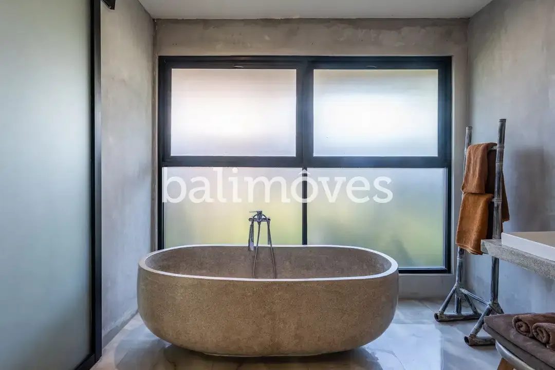Vila Enam Kamar Tidur Luas Bergaya Industrial di Kemenuh Gianyar - Image 6 of 10