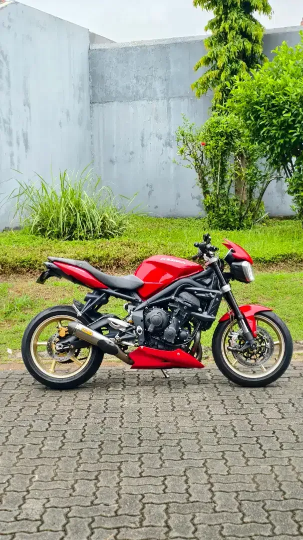 Triumph Street Triple 675 2012 FP,  modif banyak, cakep, siap gas - Image 3 of 10