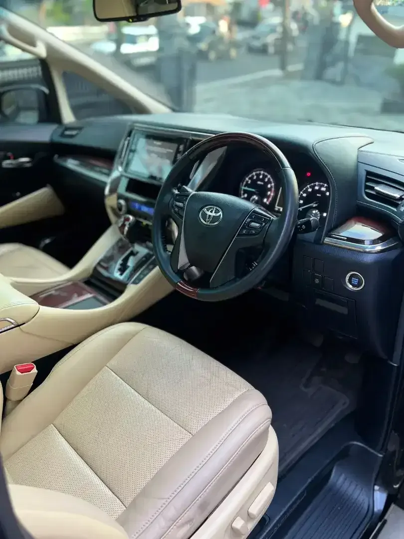 Toyota Alphard G 2015 - Image 4 of 10