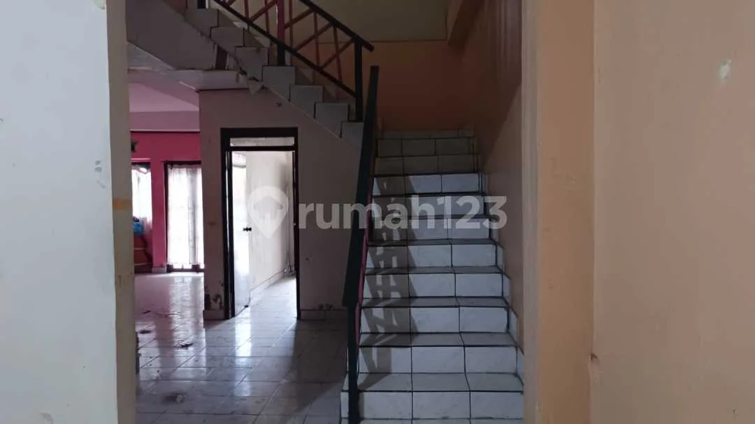 Disewakan Rumah 2 Lantai Luas di Tegalkertha Denpasar Barat - Image 1 of 4