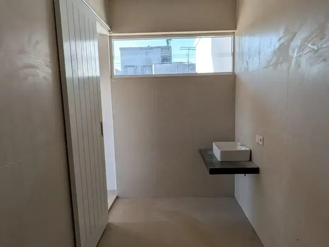 BRAND NEW MODERN VILLA IN UNGASAN - Image 7 of 10