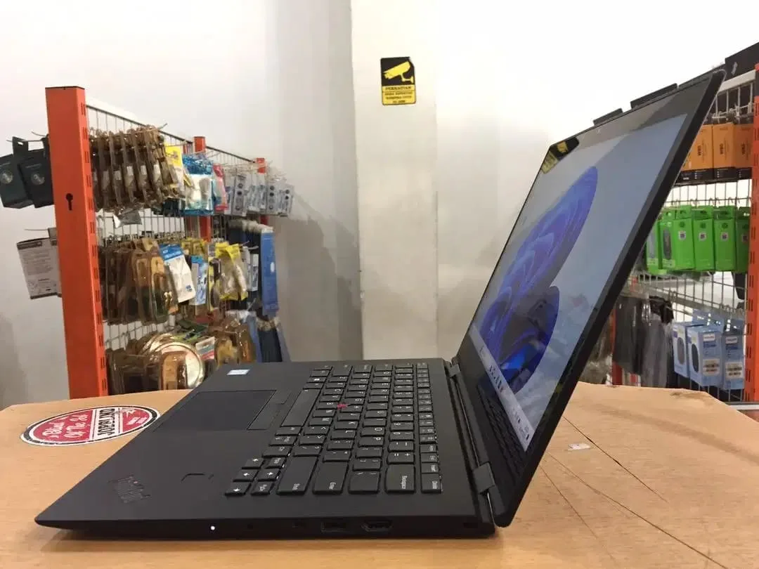Lenovo ThinkPad X1 Yoga Core i5Gen8 Ram 16GB SSD 256GB Touchscreen - Image 8 of 10
