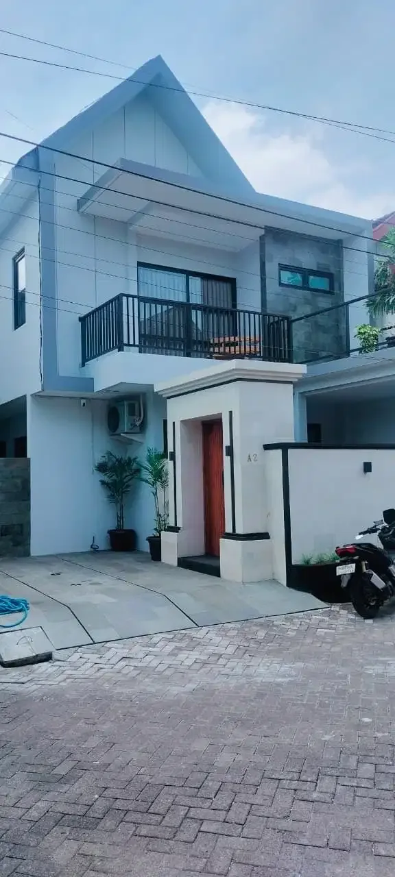 dijual villa baru lantai 2 seminyak - Image 1 of 9