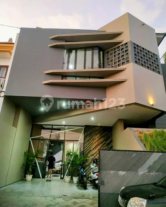 Amr-123.Yti.m | Disewakan Bulanan Rumah Mewah 4Br Fully Furnished di Jl Sedap Malam, Sanur Kaja - Denpasar - Image 2 of 4