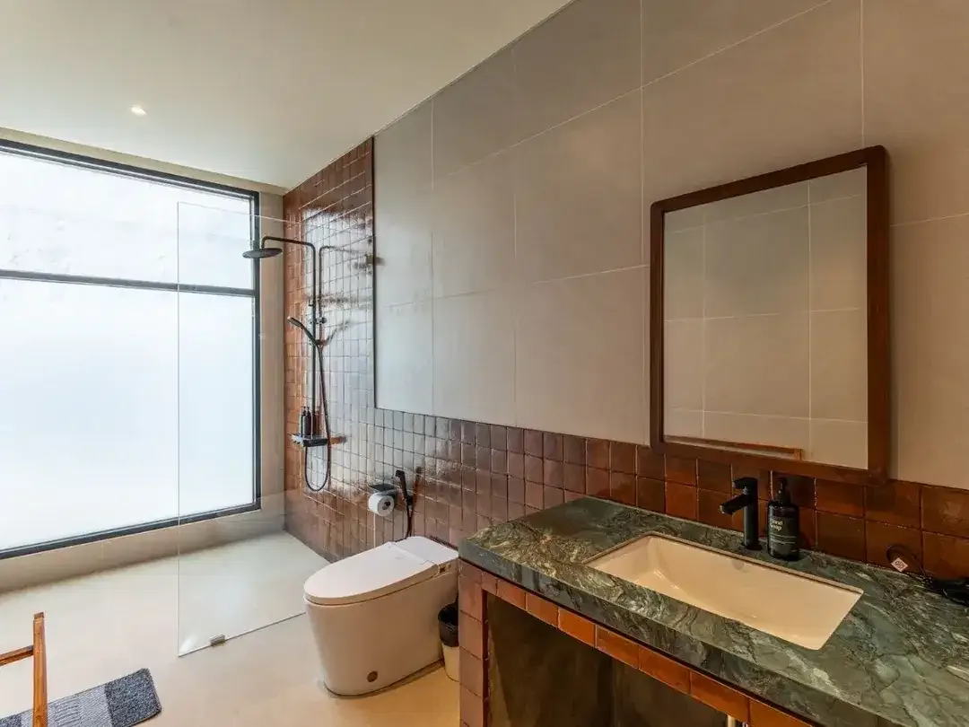 Designer Luxury Tropical Villa with High-End Finishes for Leasehold or Monthly Rental in Seminyak - Image 9 of 10