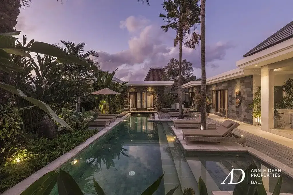 LEASEHOLD | LUXURY SINGLE-LEVEL 3-BEDROOM VILLA IN SEMINYAK - Image 4 of 10