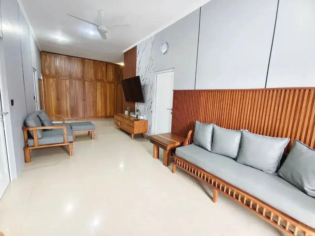 RUMAH MODERN DI PERUMAHAN KAWASAN ELITE AREA TAMAN MUMBUL NUSA DUA - Image 2 of 10
