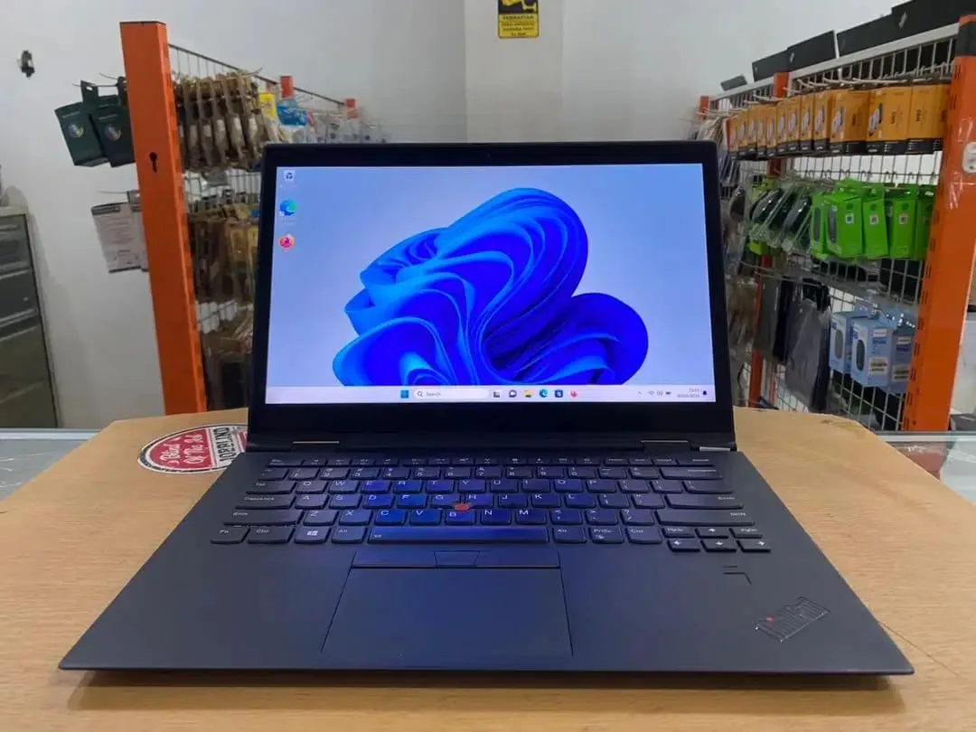Lenovo ThinkPad X1 Yoga G3 Core i7Gen8 Ram 16GB SSD 256GB Touch Slim - Image 4 of 10