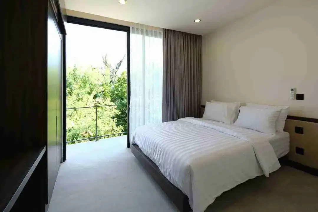 dijual villa baru lantai 2 lokasi semer kerobokan - Image 3 of 10