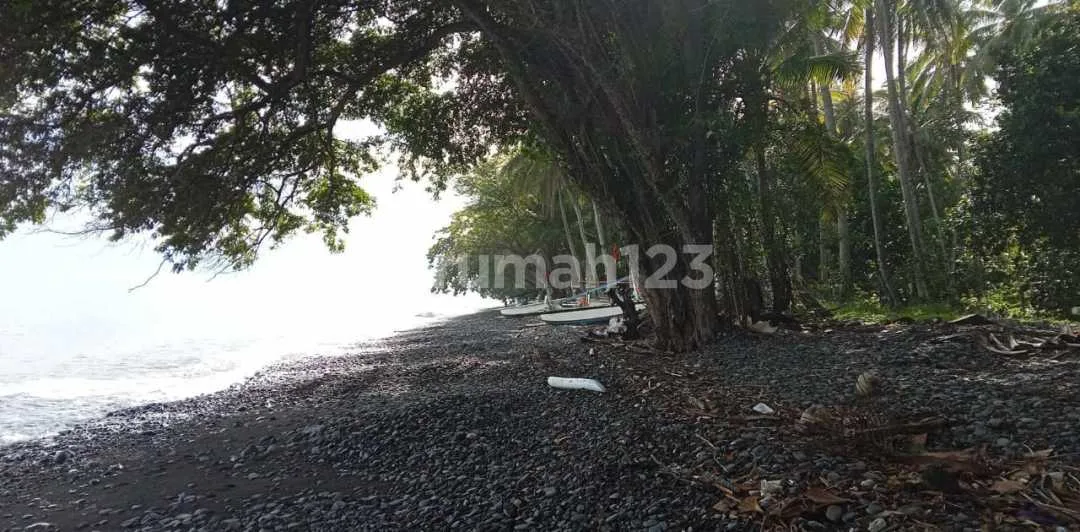 Beachfront Land 20 Are Pinggir Pantai Tejakula Buleleng Bali - Image 1 of 4