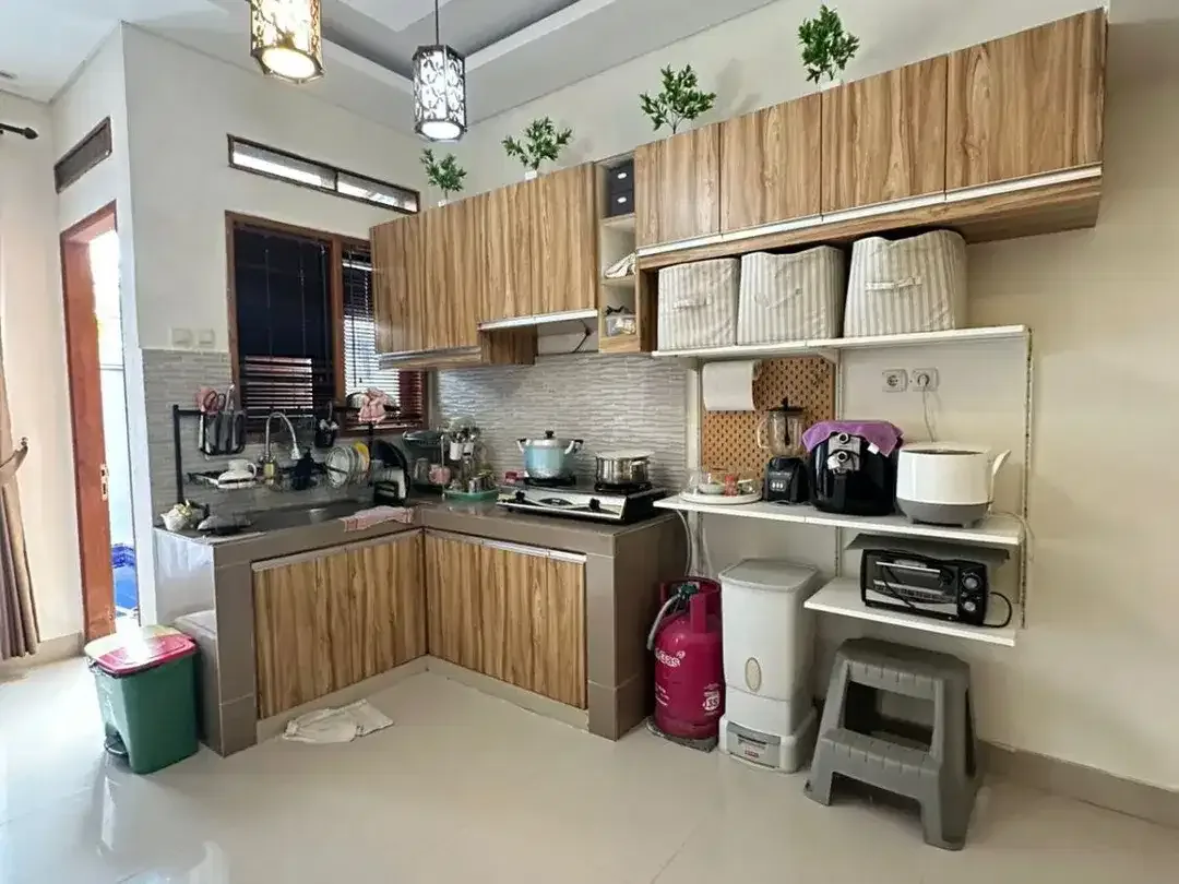Pulang ke Rumah Rasa Villa – Hunian Semi Villa di Lokasi Strategis - Image 10 of 10