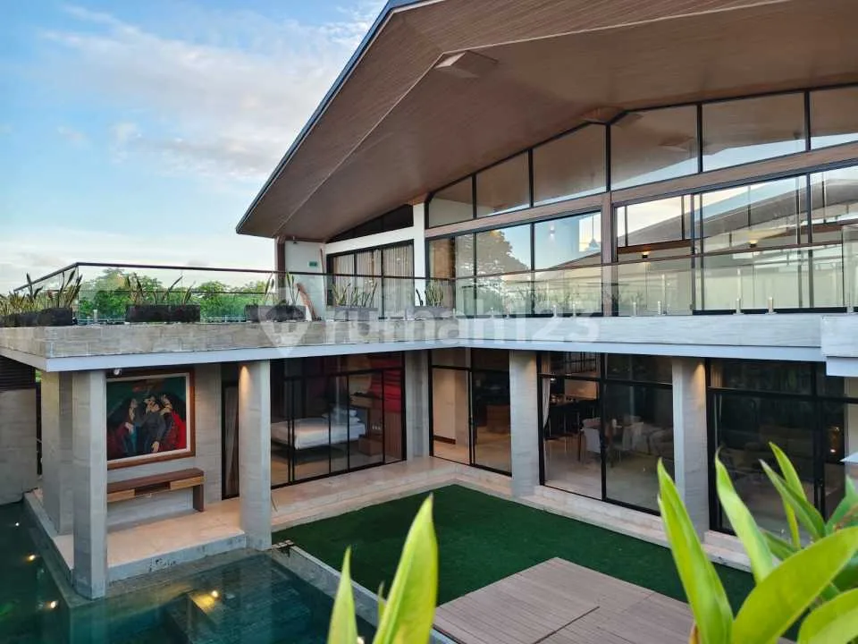 Luxury Ocean View Villa For Sale In Sanur - Image 1 of 4