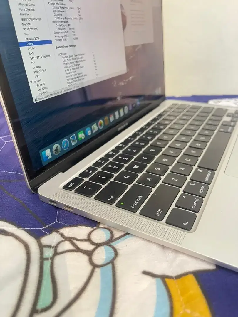 MACBOOK AIR 2020 - Image 3 of 5