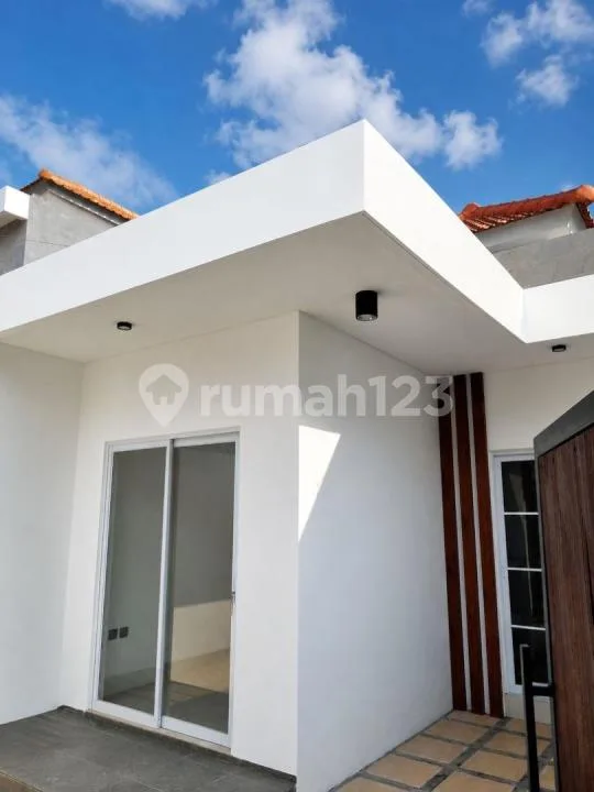 Rumah Minimalis Modern Bangunan Baru di Kawasan Elite Renon - Image 2 of 4
