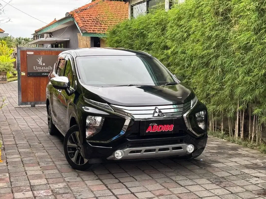 LOW KM MITSUBISHI XPANDER ULTIMATE 1.5 AT 2019 HITAM ISTIMEWA - Image 2 of 10