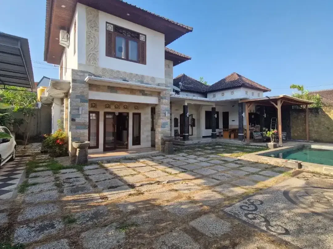 Freehold - Spacious 2-Storey House for Sale in Buleleng - Just 7-10 Minutes from Lovina Beach, North Bali - Image 3 of 10