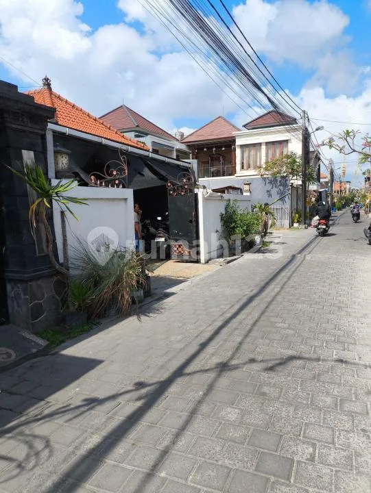 Rumah Lantai 1 , 3 Kamar Tidur dan 2 Kamar Mandi - Pemogan-Densel - Image 3 of 4