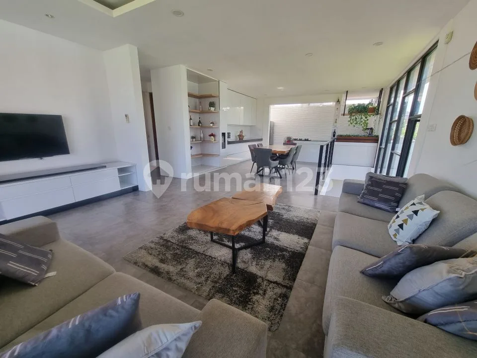 3 Bedroom Villa Canggu Tumbak Bayuh Bali - Image 1 of 4