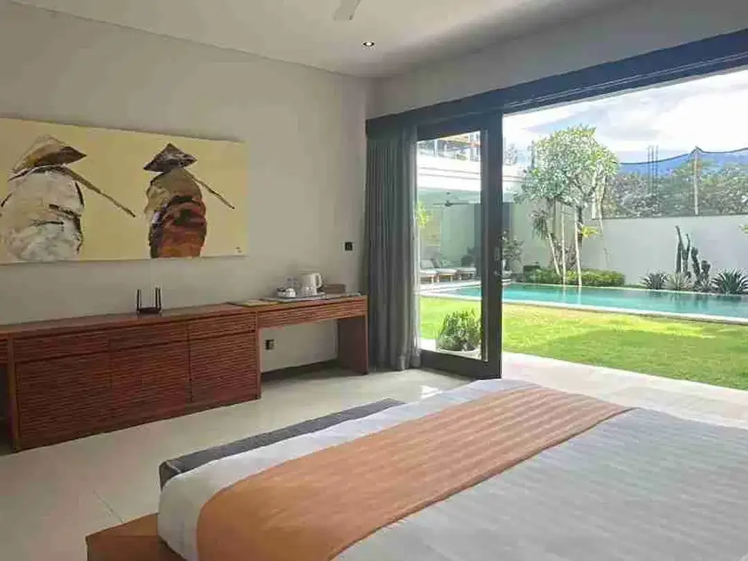 DIJUAL / FREEHOLD : Modern Villas 7 Beds, Paddie View, Batu Bolong, Canggu, Bali - Image 3 of 10