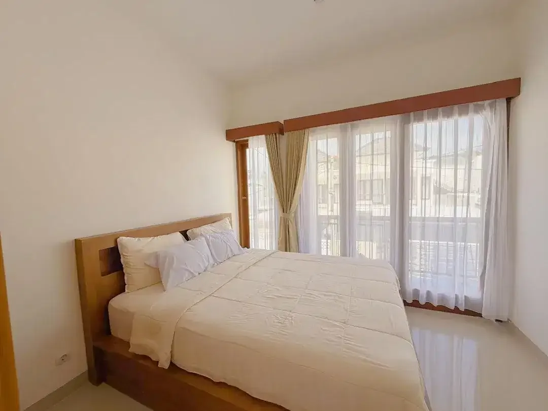 FOR RENT VILLA BARU 4 BR KAWASAN TENANG ONE GATE SECURITY DI JIMBARAN - Image 3 of 10