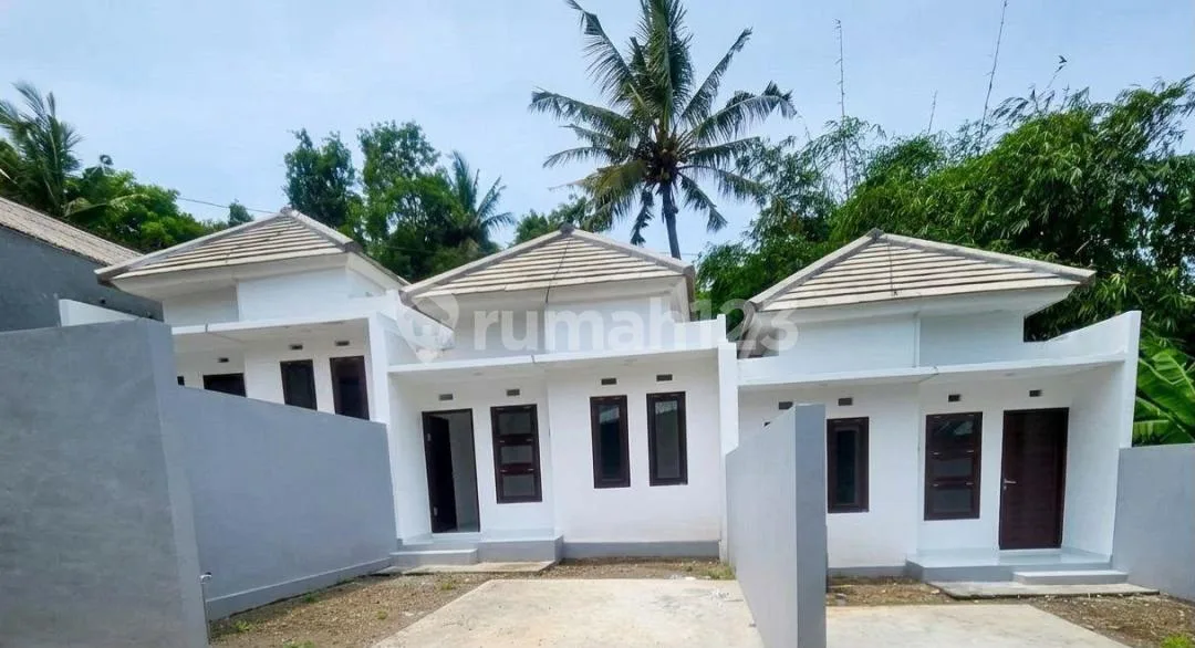 Bebas Banjir, Rumah, 1 Lantai, SHM, - Image 1 of 4