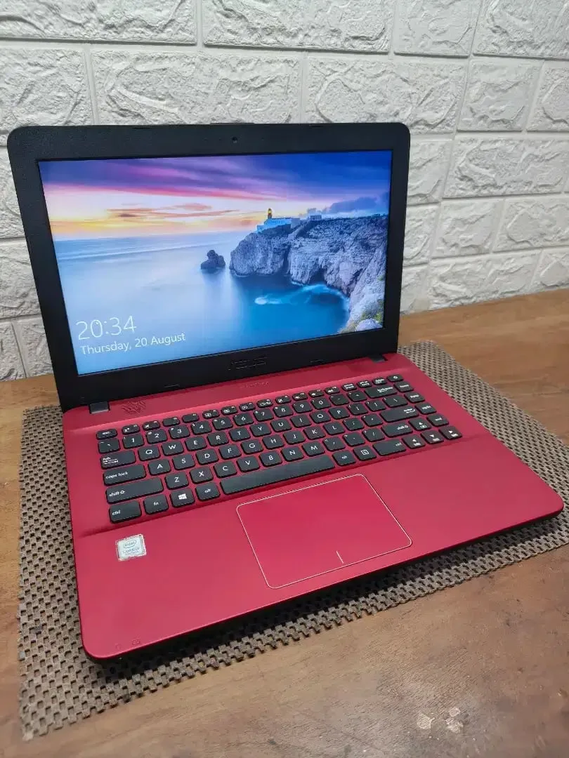 Asus X441UR intel Core i3 Gen-7 (8/256gb) 14 inch MULUSS - Image 1 of 5