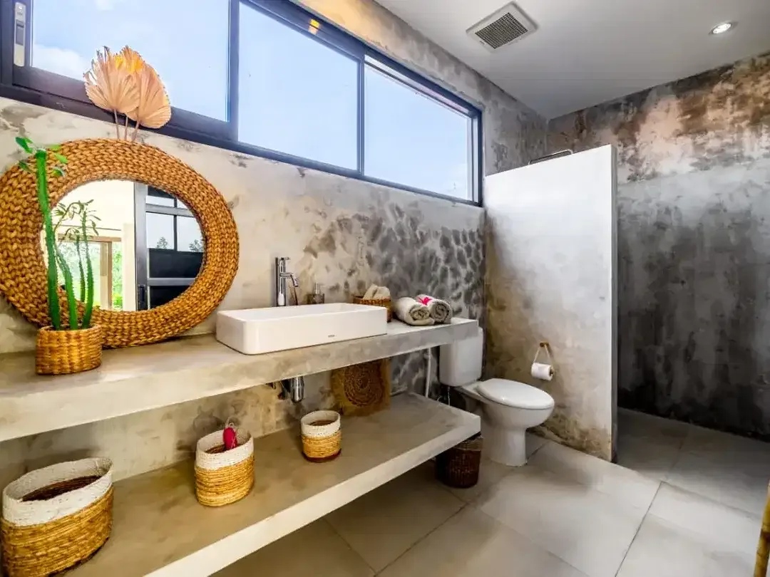 Modern Industrial Style Villa with Green Views in Tumbak Bayuh - Image 8 of 10