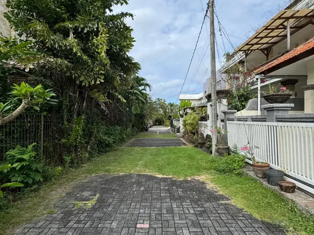 DIJUAL RUMAH KOMPLEK PERUMAHAN NUSA DUA - Image 3 of 10