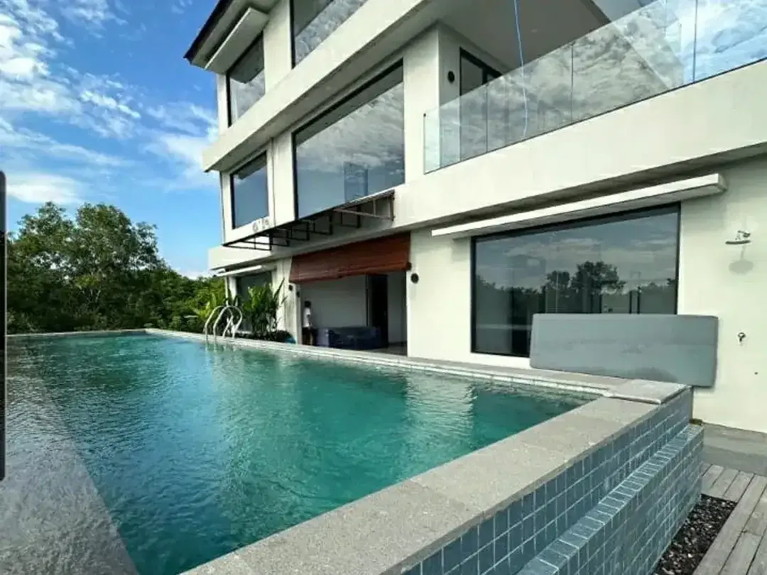 Dijual atau Disewakan Luxury Villa 4 Lantai View Laut One Gate System di Goa Gong, Jimbaran. - Image 1 of 10