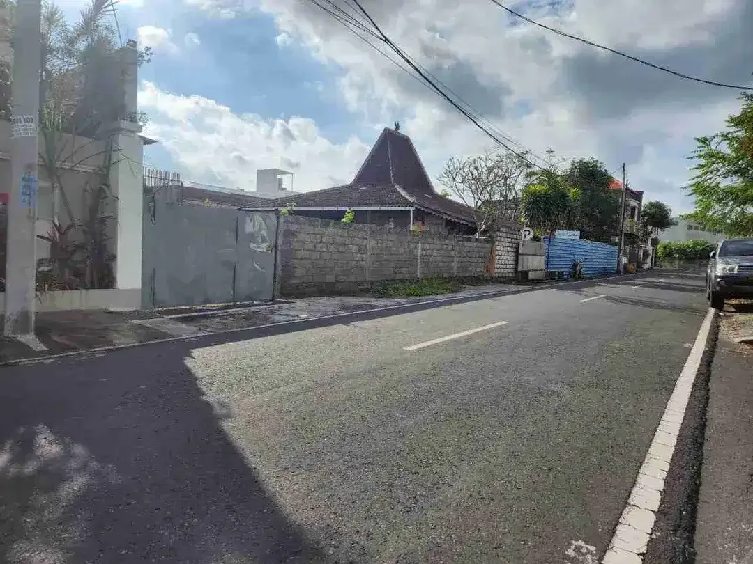Tanah Komersial Ukuran 293m2 di Jalan Utama Kerobokan - Image 10 of 10