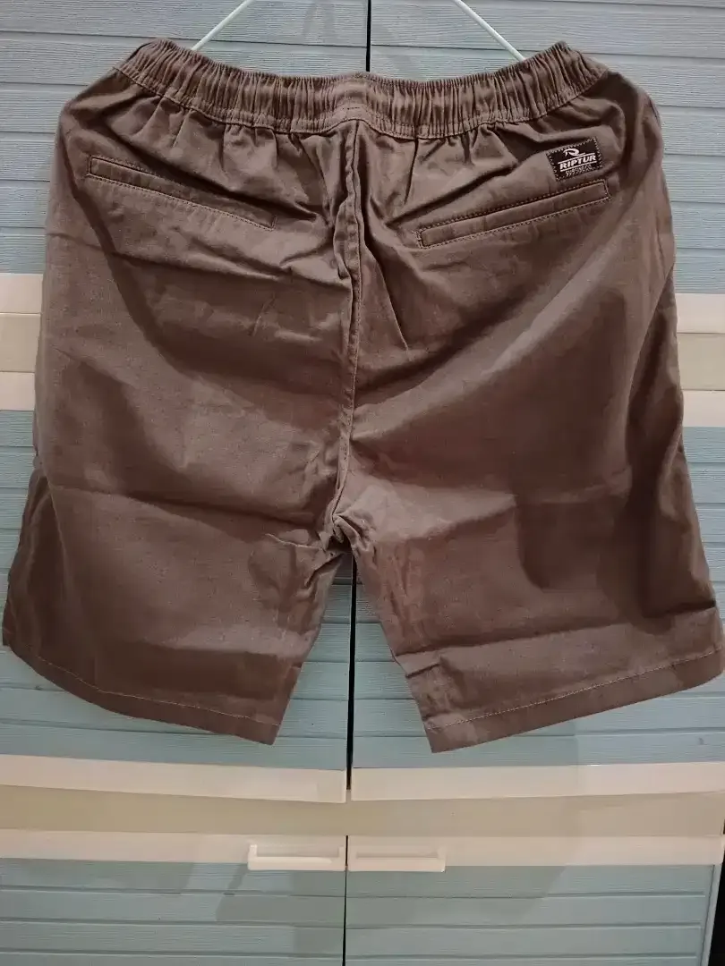 50rb BARU UK 32Kecil setara UK.30-Dijual Cepat Celana Pendek Pria - Image 2 of 8