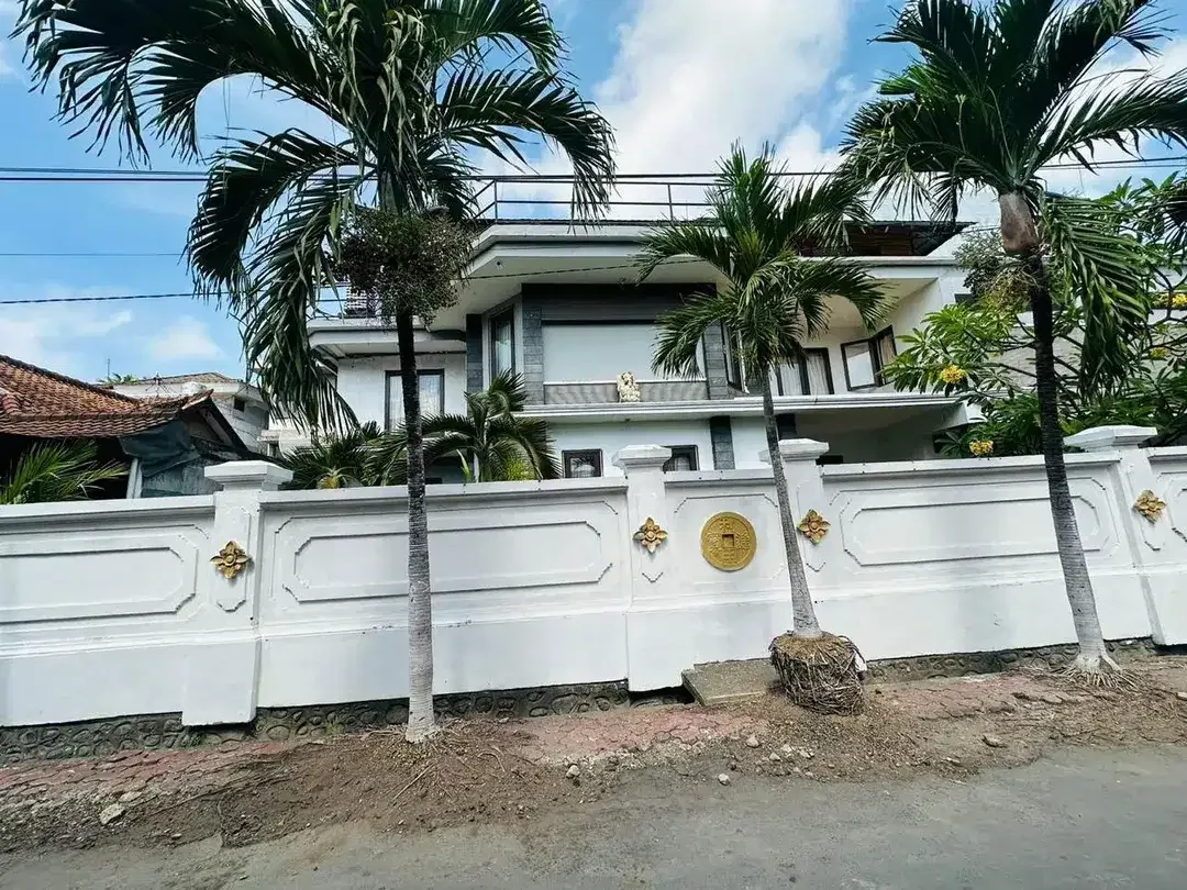 Di jual rumah di pusat kota depasar bali dekat dengan sanur bali - Image 1 of 10