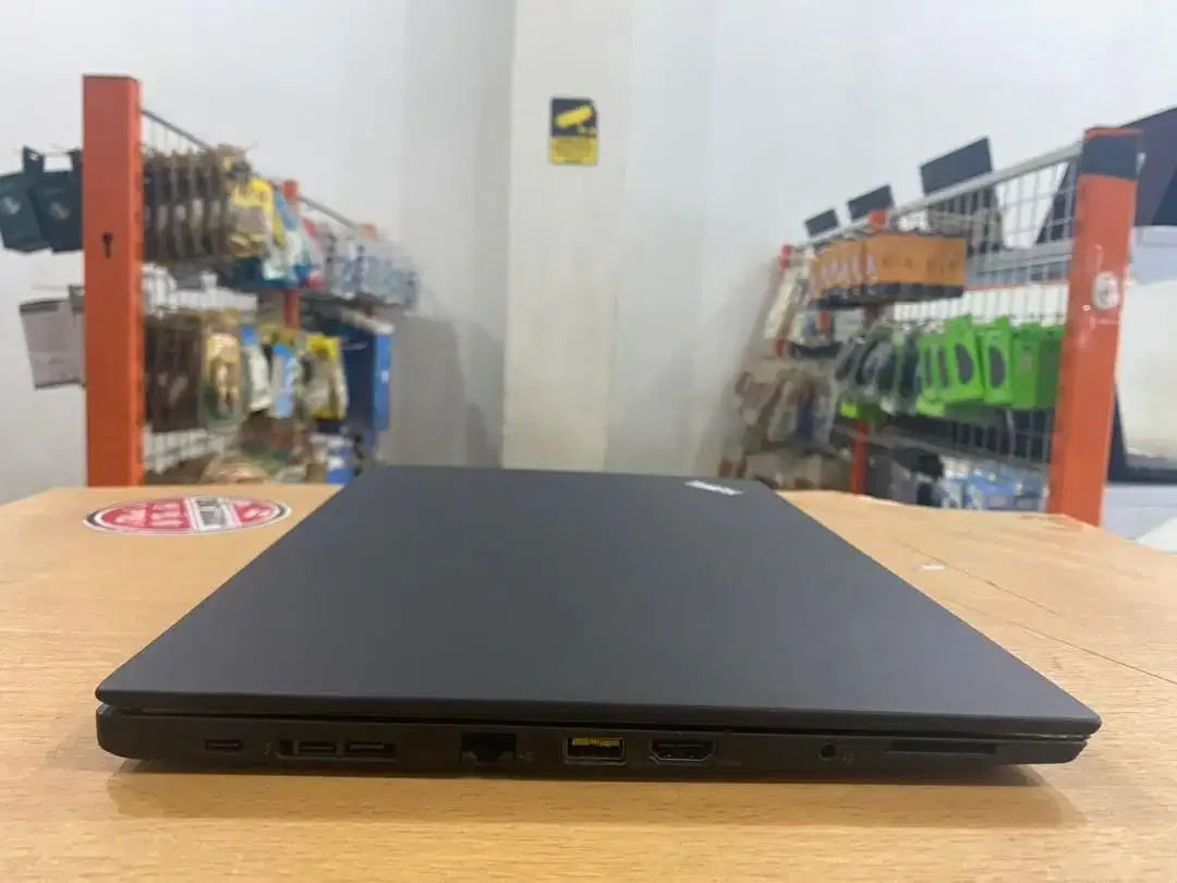 Lenovo ThinkPad T480S Core i7Gen8 Ram 8GB SSD 256GB Touchscren Mulus - Image 6 of 10