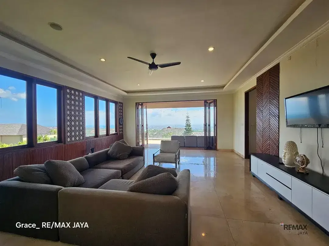 Villa 4 Bedroom For Sale, at Jimbaran with Panoramic Ocean & Mountain Views - Image 9 of 10