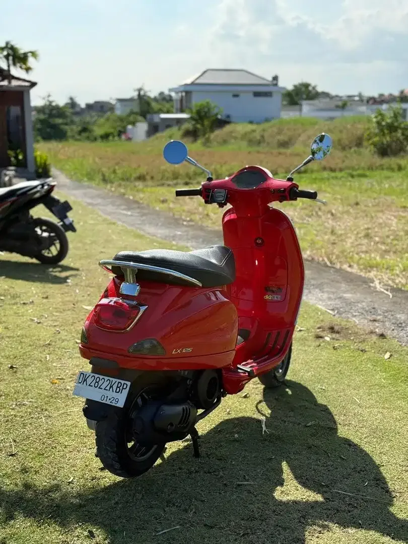 Vespa LX 125 iGet 2024 Merah | Pajak Panjang | Terawat - Image 6 of 6