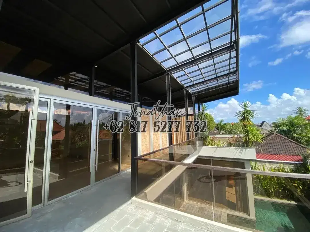 Dijual Villa Mewah Modern 4 Kamar SHM di Kesari Sanur Beach Denpasar Bali - VSMEK - Image 8 of 10